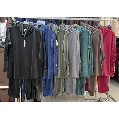 Βελουτέ Σετ με Χαλαρό Γιακά